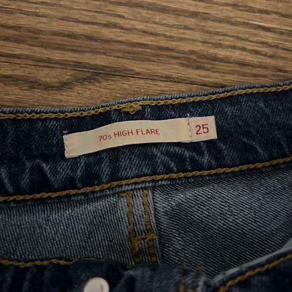 Levis 70s High Rise Flare - Picture 4 of 5